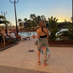 Savvyhotwife - OnlyFans Creator