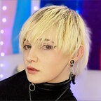 Riley_Wulfe - OnlyFans Creator