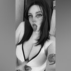 Lillian Lust - OnlyFans Creator