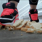 Crushing_Housewife - OnlyFans Creator